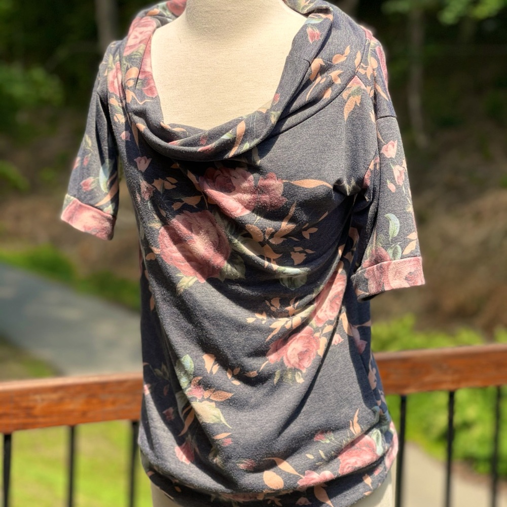 🖤gray floral sweater  small 🖤